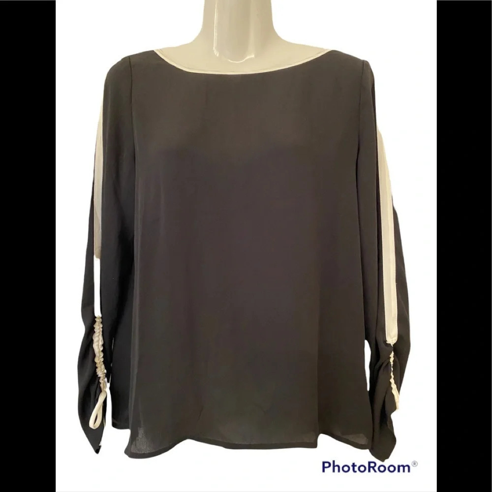NWT Strut & Bolt Black Top with White Stripe Sleeve Top Sz S